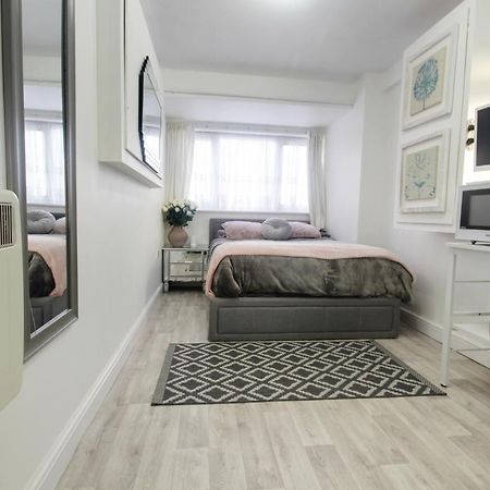 Winstree Road Bed and Breakfast Lexden Exteriör bild